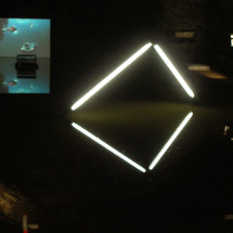 Sonja Vohland, accent circonflexe, 2008. Fluorescent tubes. Courtesy Wiebke Gronemeyer