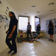 LA MARA 4.0 (2009). Paper cut-outs, dimensions variable. Courtesy the artist. Foto: Mukul Patel